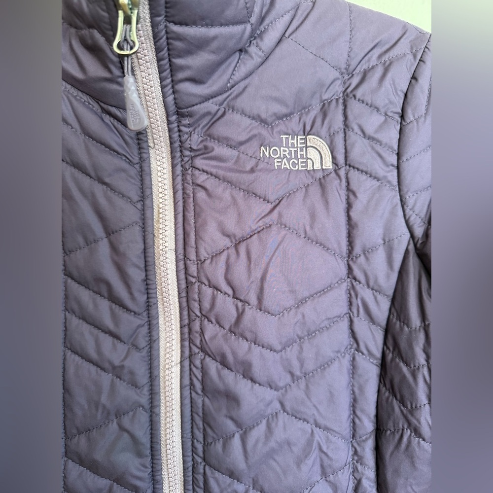 The North Face Women's Jacket in Purple size xs mint